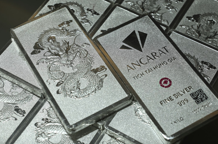 Bạc lập đỉnh mới, người dân rút tiết kiệm, xếp hàng đến 9 giờ tối chờ mua- Ảnh 2.