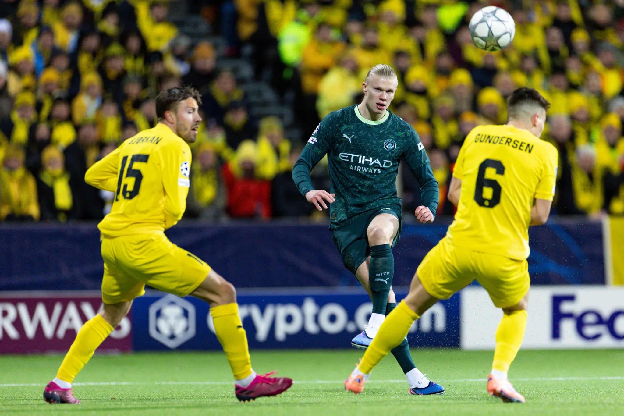 Man City thua thảm “đội bóng nhỏ”, Haaland không dám “ngước mặt nhìn thẳng” - Ảnh 2.