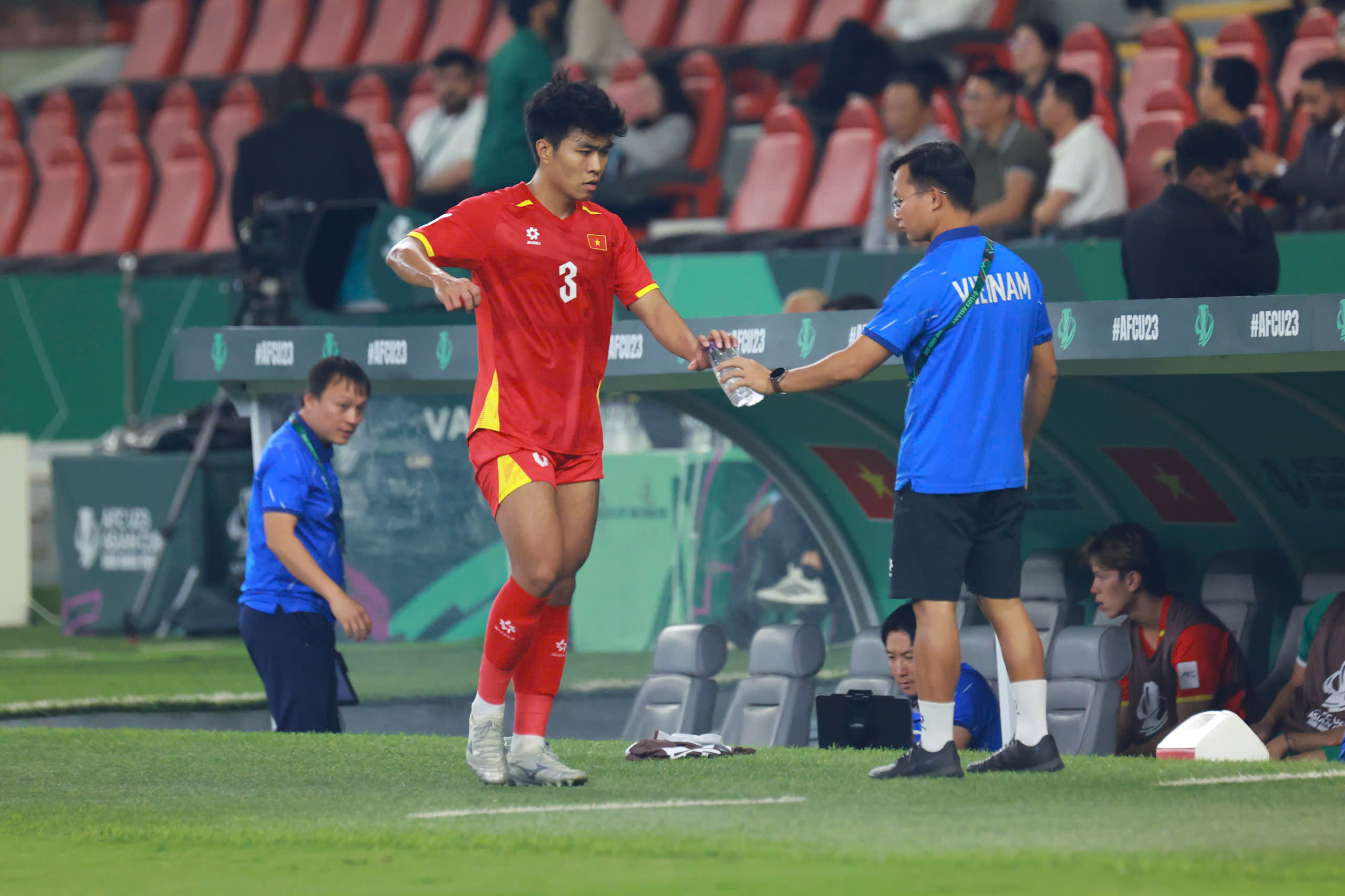 U.23 Việt Nam đừng ‘gặm nhấm’ nỗi buồn quá lâu, hãy lại tỏa sáng trước khi chia tay U.23 châu Á- Ảnh 5.