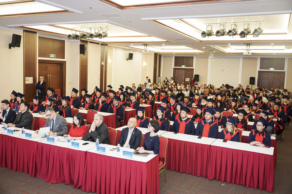 100 bác sĩ quốc tế nhận chứng chỉ đào tạo gây tê - giảm đau tại Vinmec - 3