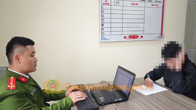 Phát hiện 18 người chuyển khoản hơn 40 triệu đồng vào tài khoản của thanh niên SN 2008: Công an khẩn trương dùng nhiều biện pháp nghiệp vụ điều tra- Ảnh 3.