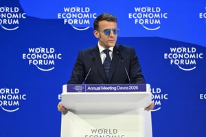Diễn đàn Kinh tế Davos: Đòn thuế quan của ông Trump và đôi kính râm của ông Macron