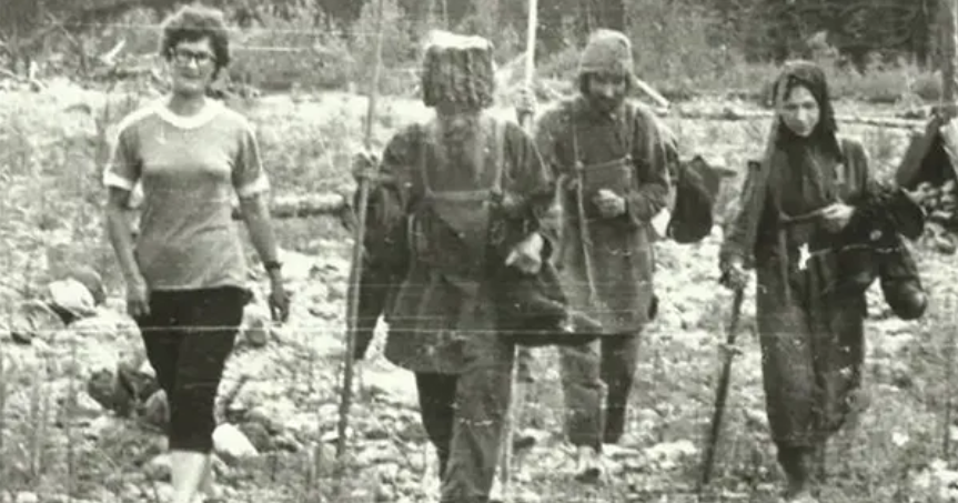 Gia đình tự cô lập giữa rừng sâu từ năm 1936, không biết Thế chiến II đã kết thúc- Ảnh 2.