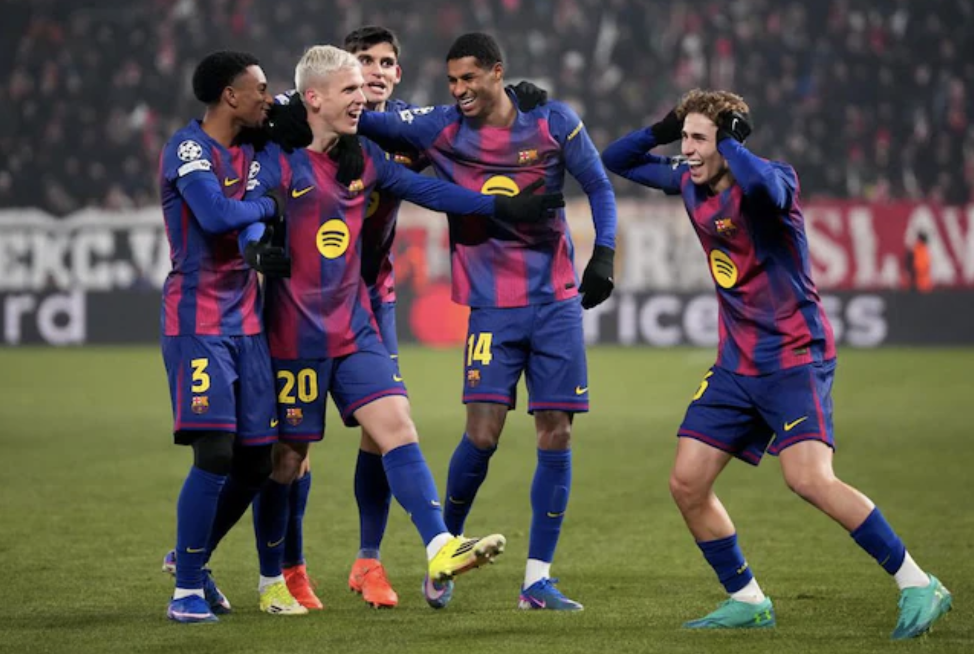 Ngược dòng kịch tính, Barcelona thắng nghiền ép chủ nhà Slavia Prague - Ảnh 5.