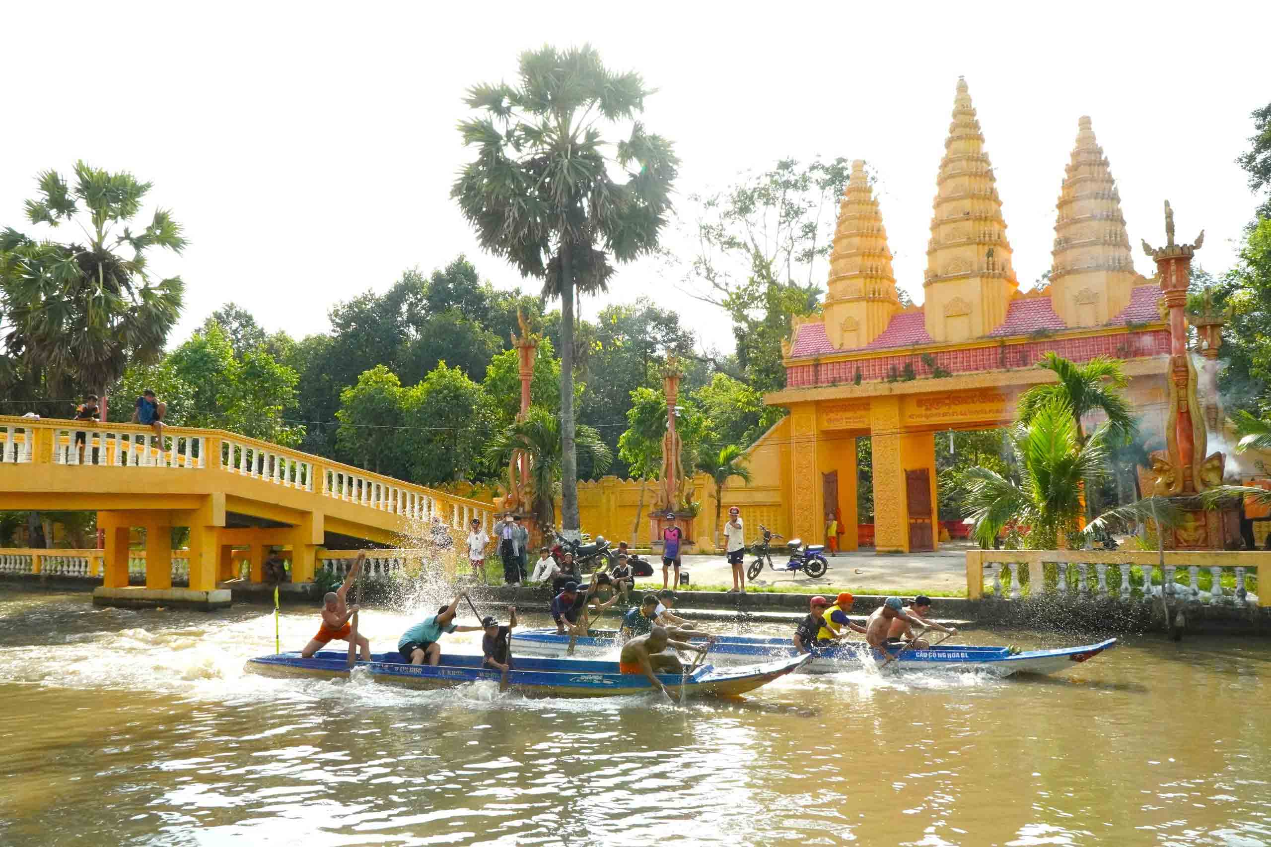 Ngôi chùa gần 200 tuổi trong 'cánh đồng chó ngáp'- Ảnh 4.