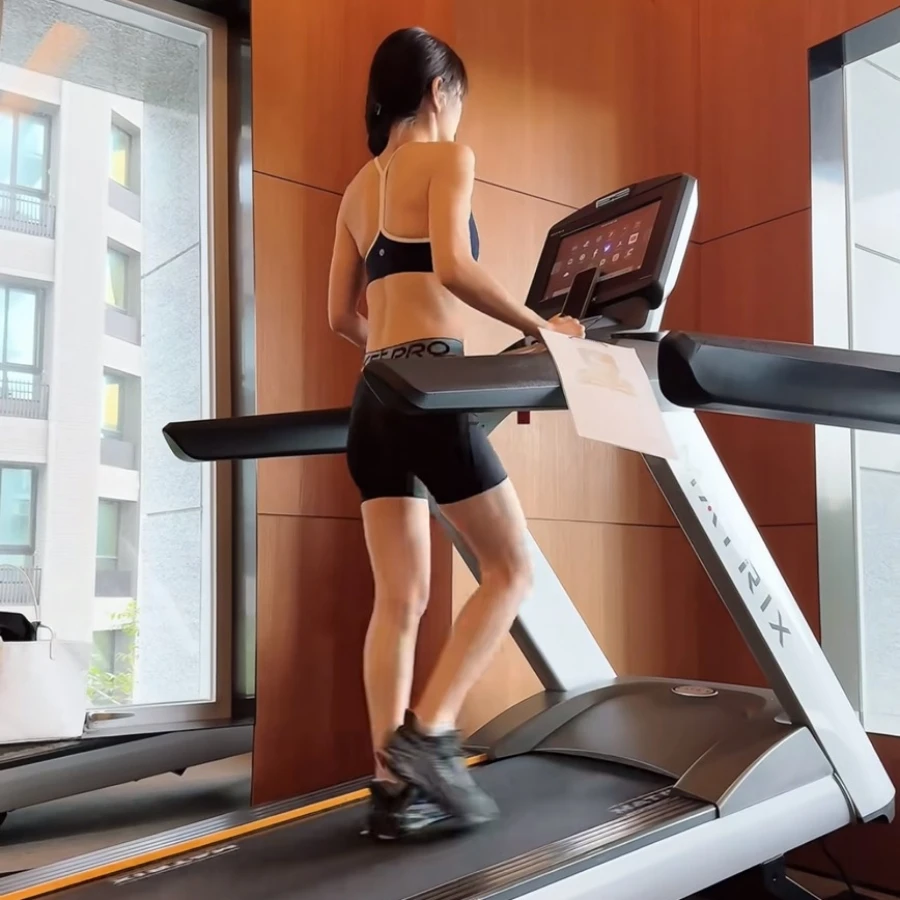 Sao nữ 44 tuổi đạt mức mỡ cơ thể thấp kỷ lục, giảm 16kg trong 3 tháng nhờ 1 phương pháp- Ảnh 2.