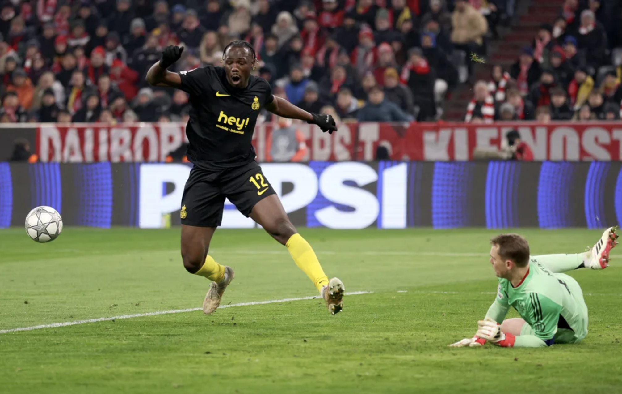 Harry Kane tỏa sáng, Bayern Munich vào vòng knock-out Champions League - Ảnh 2.