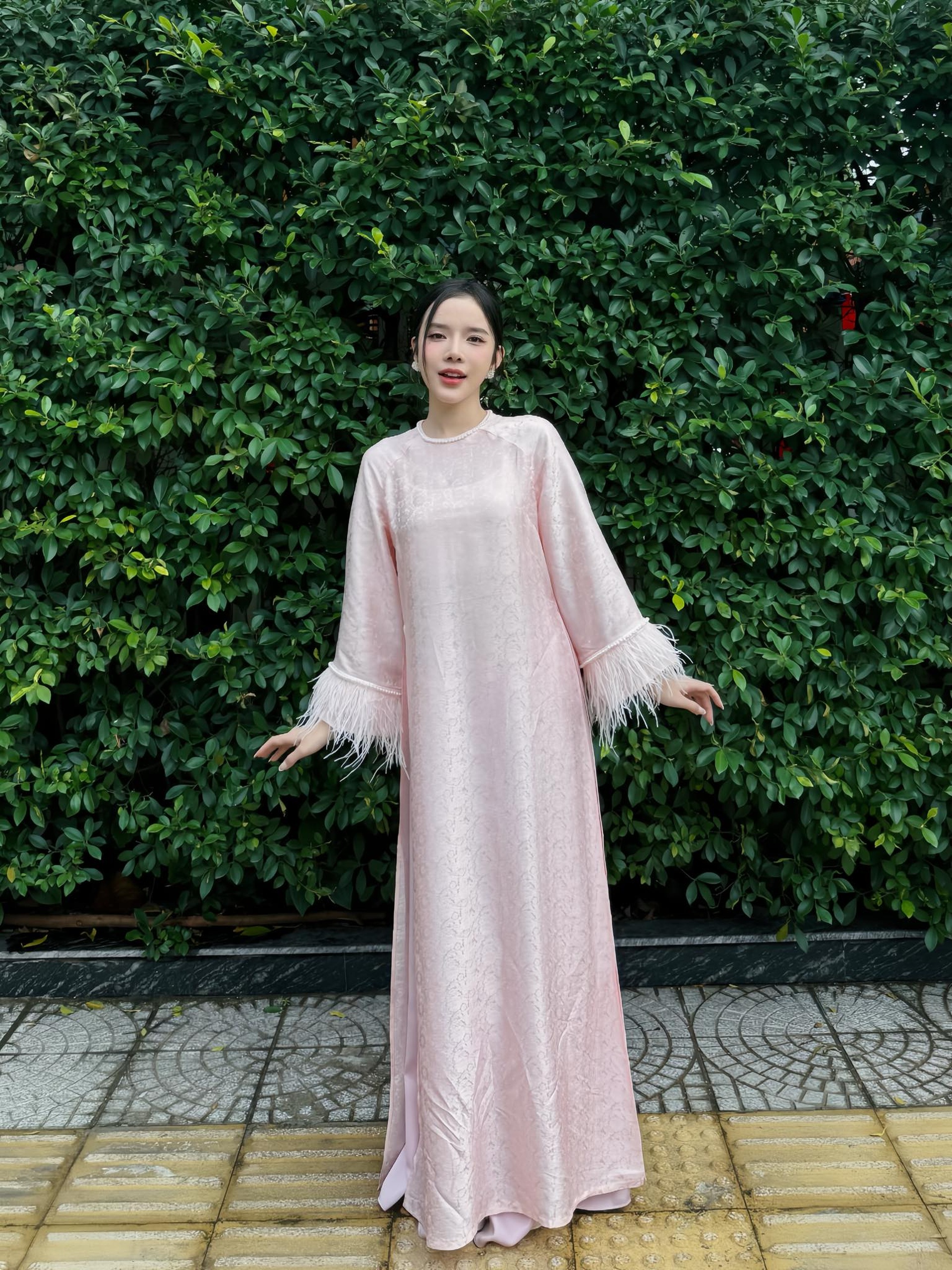 Bạn gái tin đồn của Anh Tú: Nhan sắc như búp bê, đóng phim Tết Trấn Thành - 14