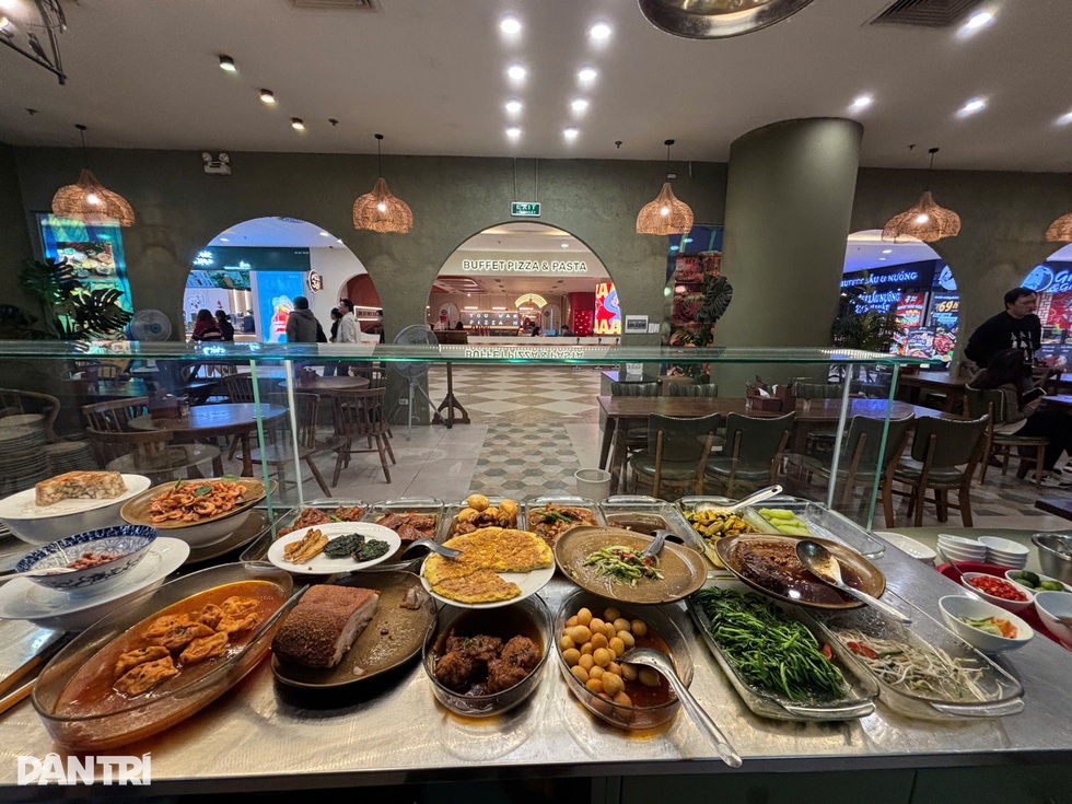 Cơm bình dân 100.000 đồng ở Hà Nội: Thịt, cá hàng tuyển, mặt bằng đắt đỏ? - 3