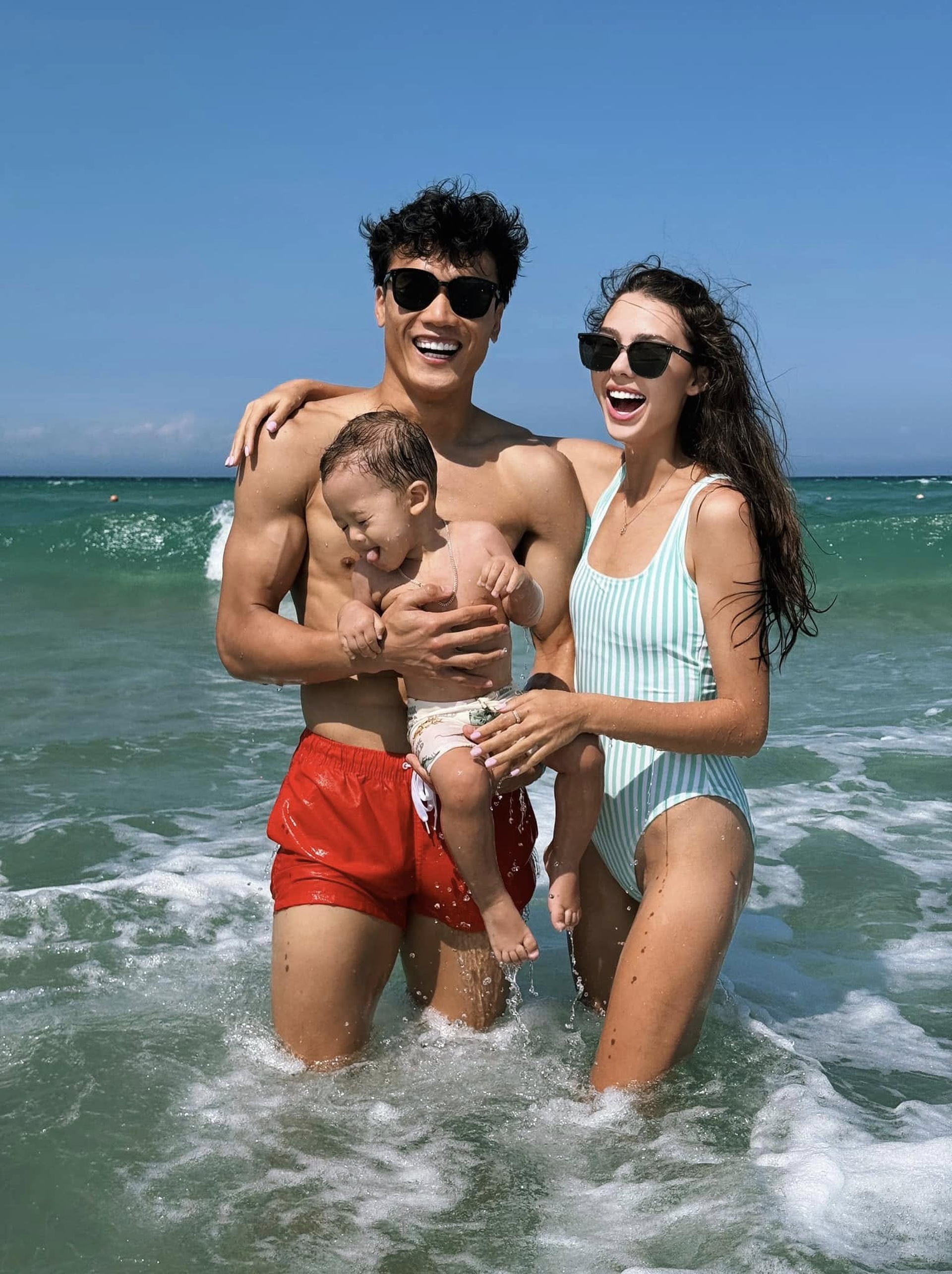 Vợ Tây của Bùi Tiến Dũng sau 4 năm kết hôn, sắc vóc mẹ một con gây chú ý - 5 Vợ Tây của Bùi Tiến Dũng sau 4 năm kết hôn, sắc vóc mẹ một con gây chú ý - 5