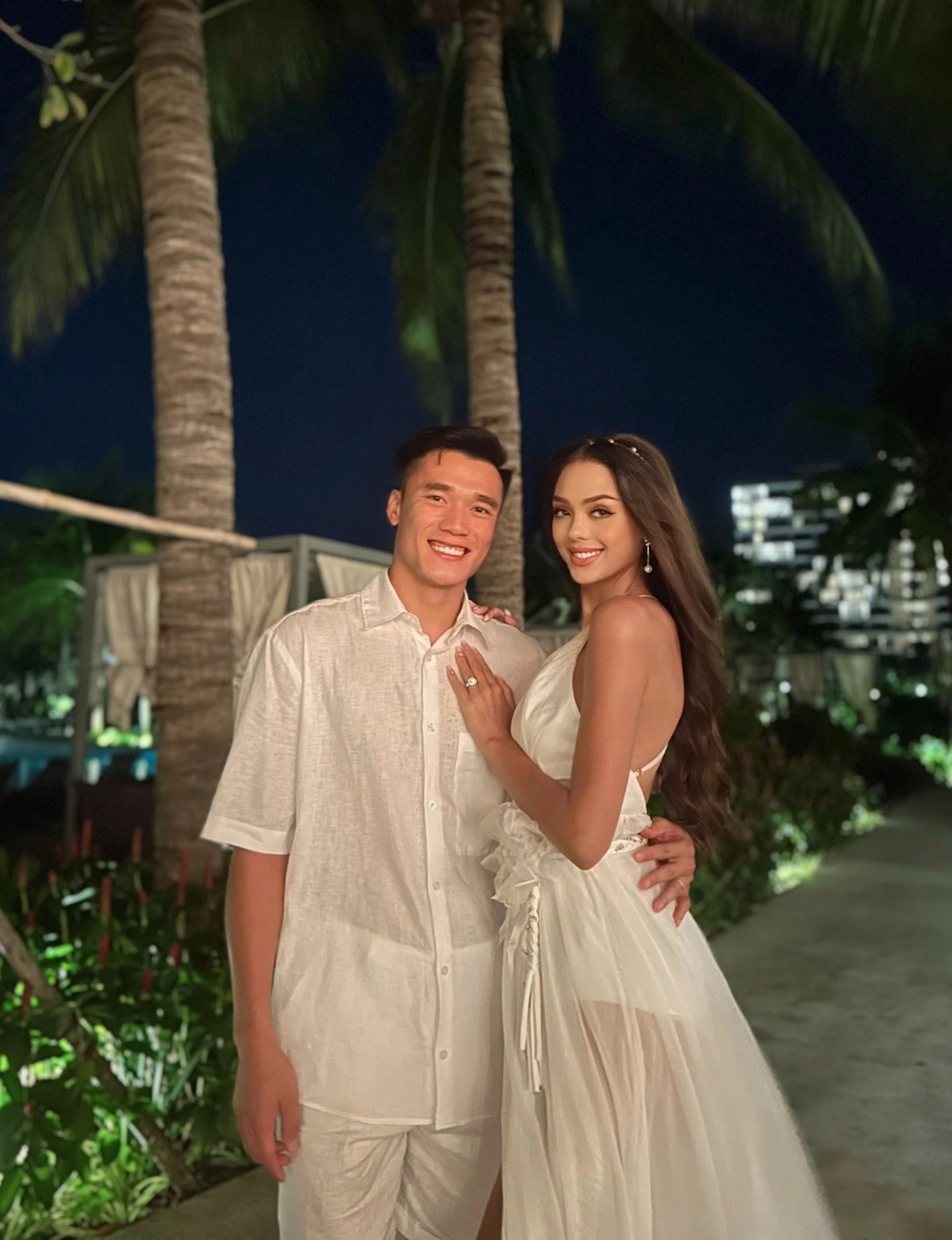 Vợ Tây của Bùi Tiến Dũng sau 4 năm kết hôn, sắc vóc mẹ một con gây chú ý - 13 Vợ Tây của Bùi Tiến Dũng sau 4 năm kết hôn, sắc vóc mẹ một con gây chú ý - 13