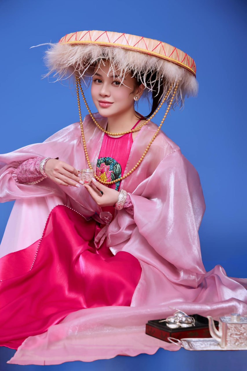 Cô gái “cưới chồng 3 miền” khiến cộng đồng mạng cãi nhau ỏm tỏi vì hát không hay bằng cô giáo- Ảnh 3.