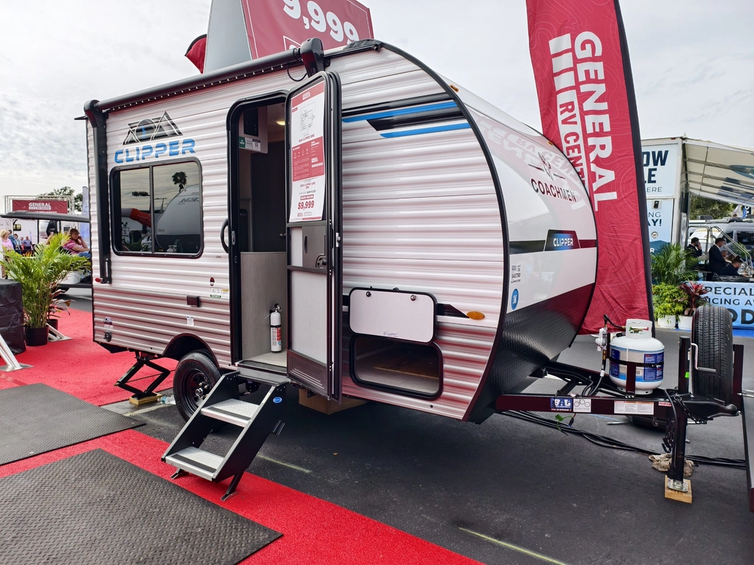 Nhà di động giá chỉ rẻ bằng nửa Toyota Vios, vẫn đủ tiện nghi nhưng nội thất 'mỏng manh' 2 Nhà di động giá chỉ rẻ bằng nửa Toyota Vios, vẫn đủ tiện nghi nhưng nội thất 'mỏng manh' - Ảnh 2.