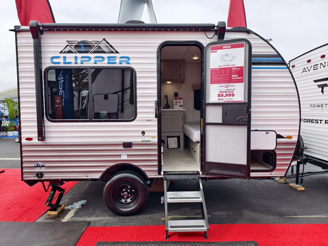 Nhà di động giá chỉ rẻ bằng nửa Toyota Vios, vẫn đủ tiện nghi nhưng nội thất 'mỏng manh' 3 nhà di động - Ảnh 3.