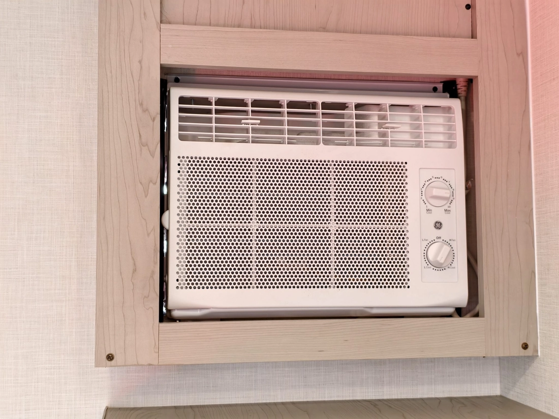 Nhà di động giá chỉ rẻ bằng nửa Toyota Vios, vẫn đủ tiện nghi nhưng nội thất 'mỏng manh' 10 nhà di động - Ảnh 10.