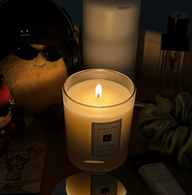 Nói với người nhà bạn: Đừng đặt 5 thứ này ở đầu giường, hại sức khỏe, ngủ không yên- Ảnh 2.