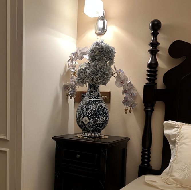 Nói với người nhà bạn: Đừng đặt 5 thứ này ở đầu giường, hại sức khỏe, ngủ không yên- Ảnh 7.