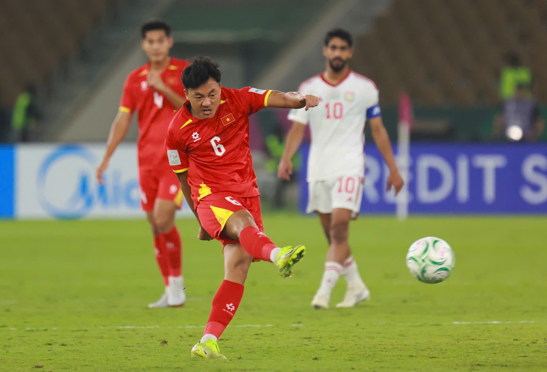 U.23 Việt Nam đấu trí Hàn Quốc, nỗ lực tột độ giành HCĐ: Ca khúc khải hoàn về nước ngày 24.1- Ảnh 3.