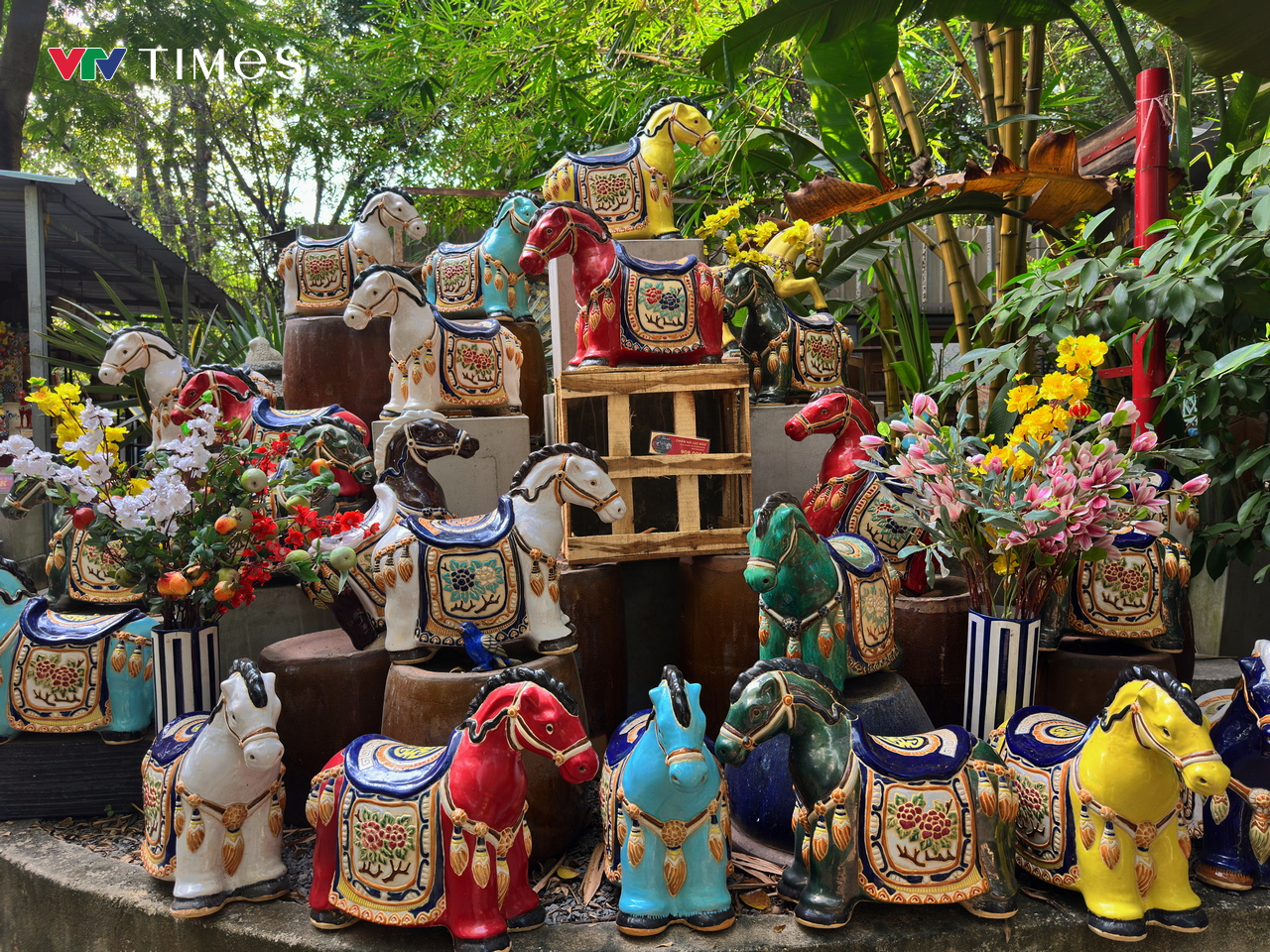 Làng nghề ở TP Hồ Chí Minh sôi động vào mùa Tết- Ảnh 3.