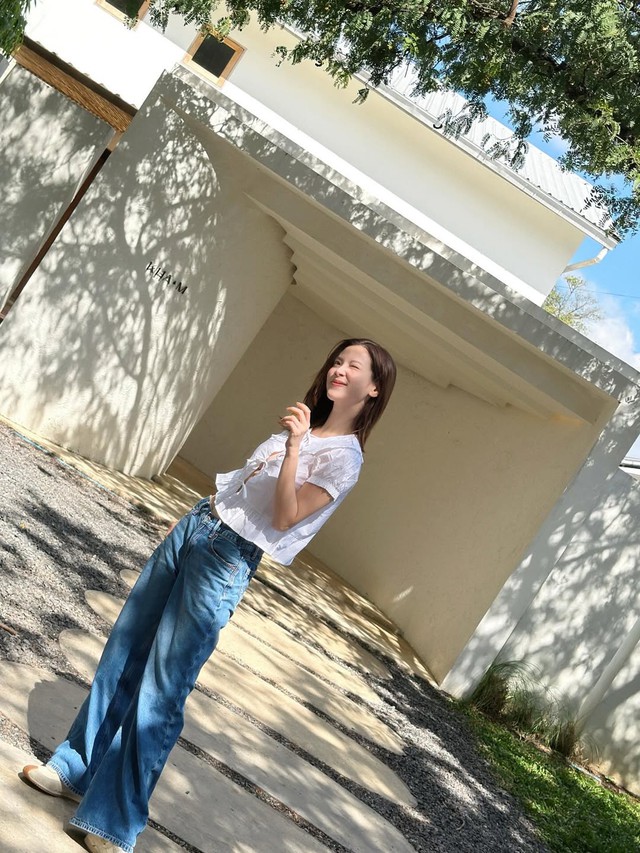 Quần jeans và sơ mi, đẹp xuất sắc để đi chơi và đi làm- Ảnh 10.