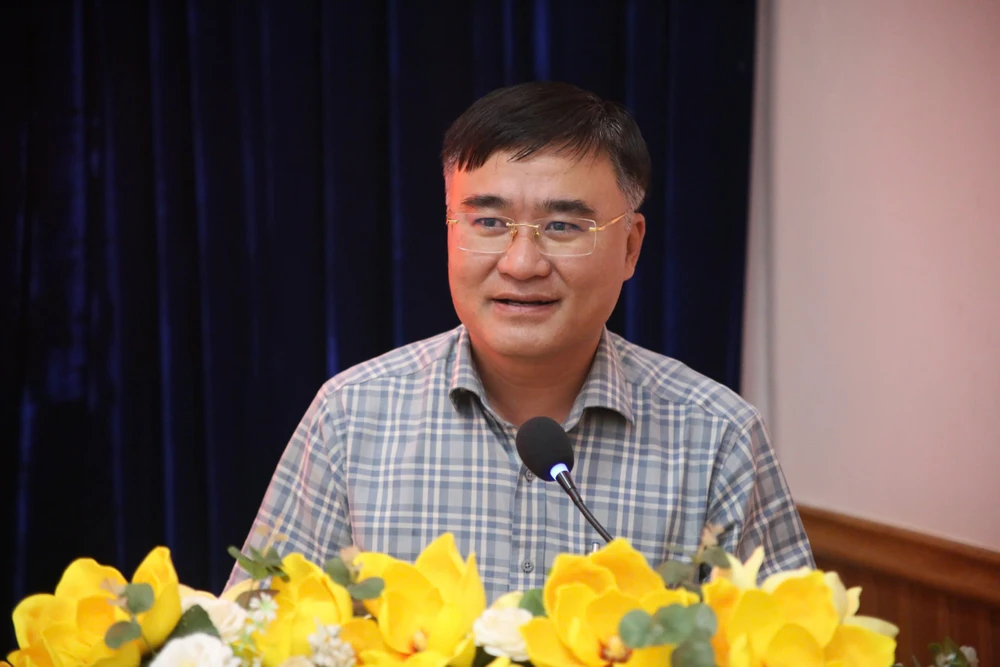 Ông Hồ Thanh Bình, Phó Chủ tịch UBND phường Bình Đông phát biểu chỉ đạo tại buổi lễ. Ảnh: PHẠM HẢI z7457328687317_6297bc1b442c9aada7213233baf4f2b1.jpg