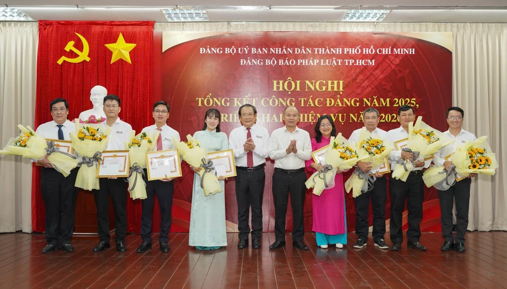 tong-bien-tap-bao-phap-luat-tp-hcm-bao-tiep-tuc-la-tro-thu-phap-ly-dac-luc (4).jpg