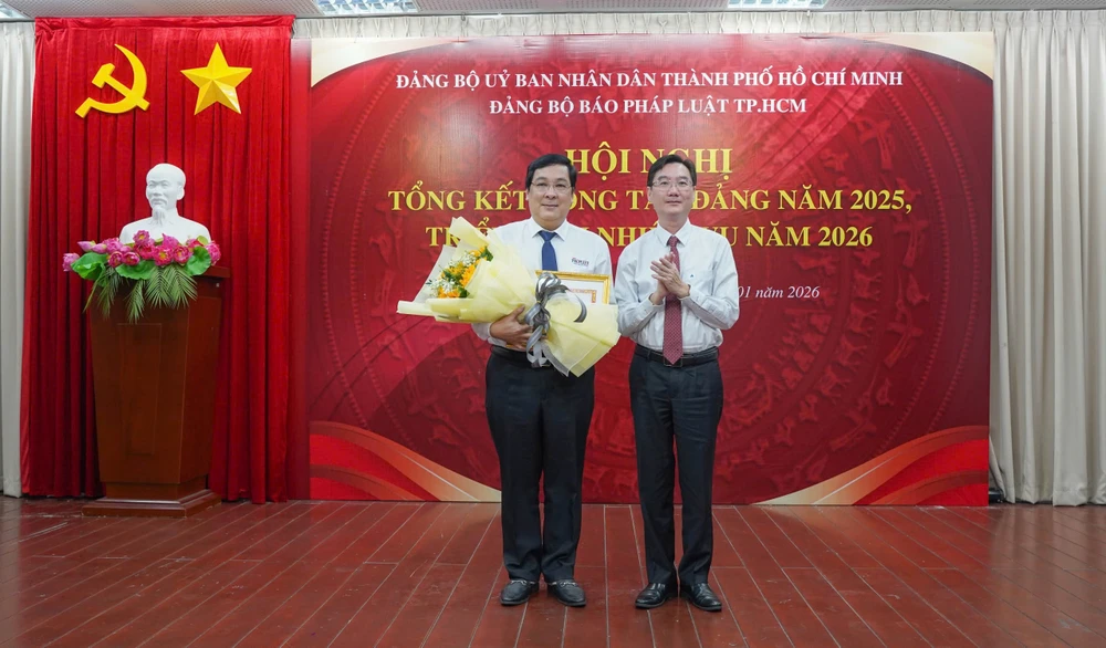 tong-bien-tap-bao-phap-luat-tp-hcm-bao-tiep-tuc-la-tro-thu-phap-ly-dac-luc (5).jpg