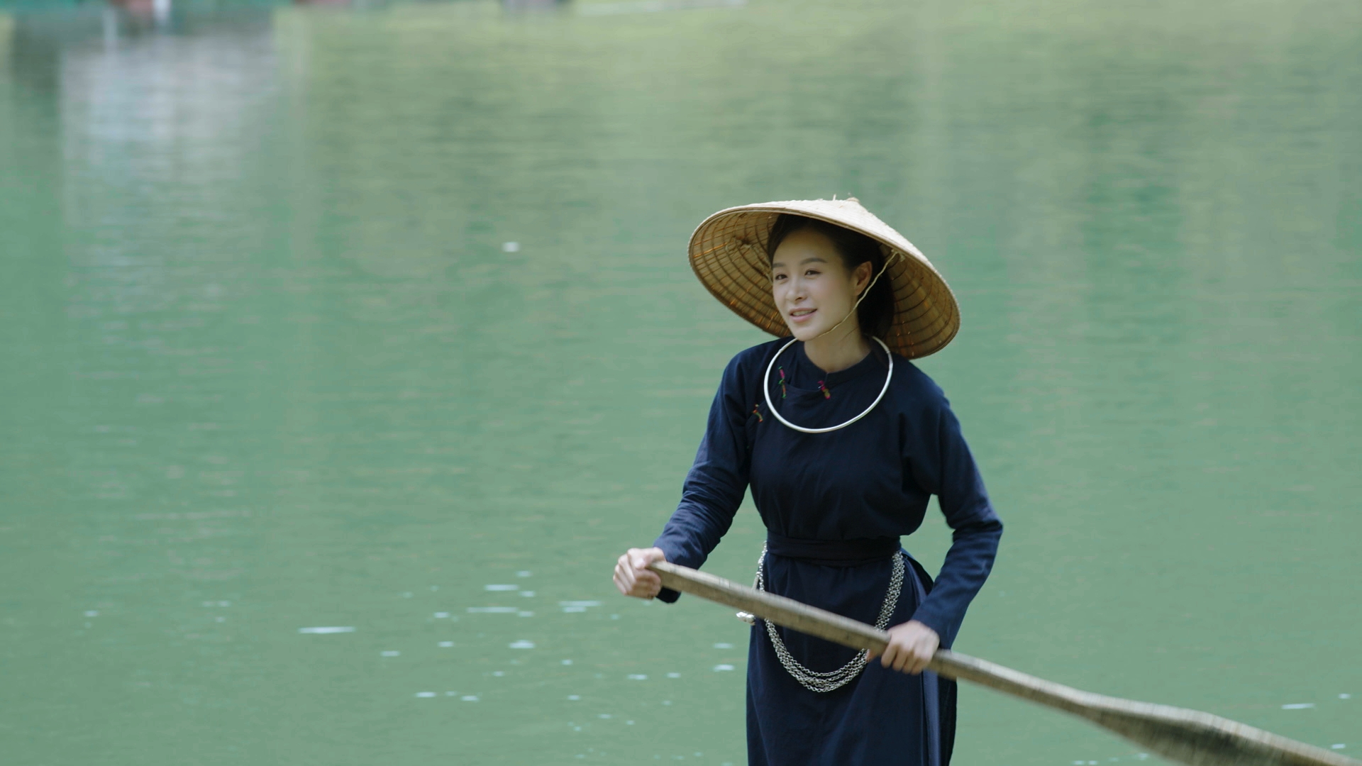 Xem phim Việt giờ vàng 20 năm mới thấy 1 bộ là đại tiệc visual: Nữ chính đẹp tê tái, có cả Kim Tae Hee Việt Nam- Ảnh 13. Xem phim Việt giờ vàng 20 năm mới thấy 1 bộ là đại tiệc visual: Nữ chính đẹp tê tái, có cả Kim Tae Hee Việt Nam- Ảnh 13.