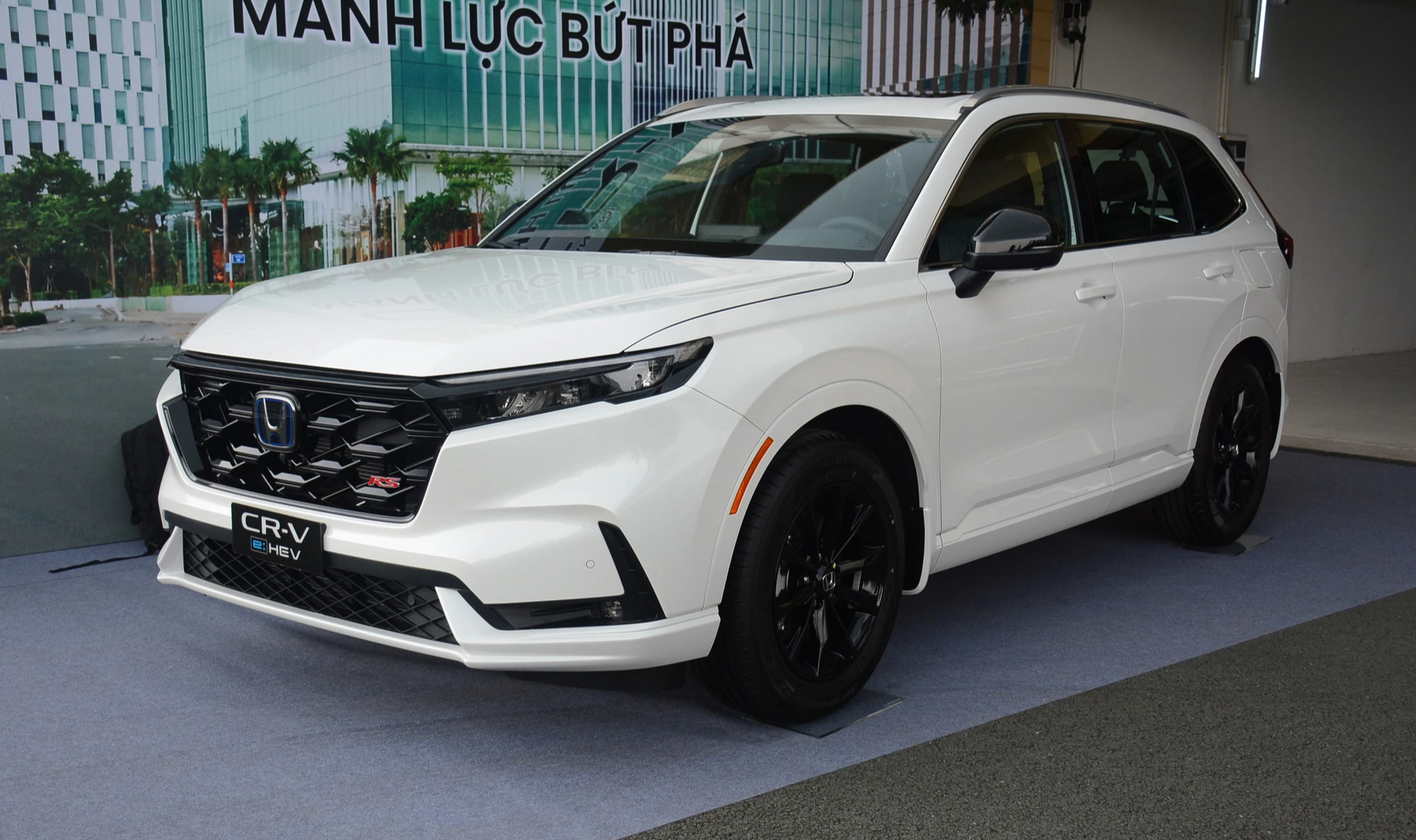 5 ô tô hybrid bán chạy nhất Việt Nam năm 2025 5 5 ô tô hybrid bán chạy nhất Việt Nam năm 2025 - Ảnh 5.