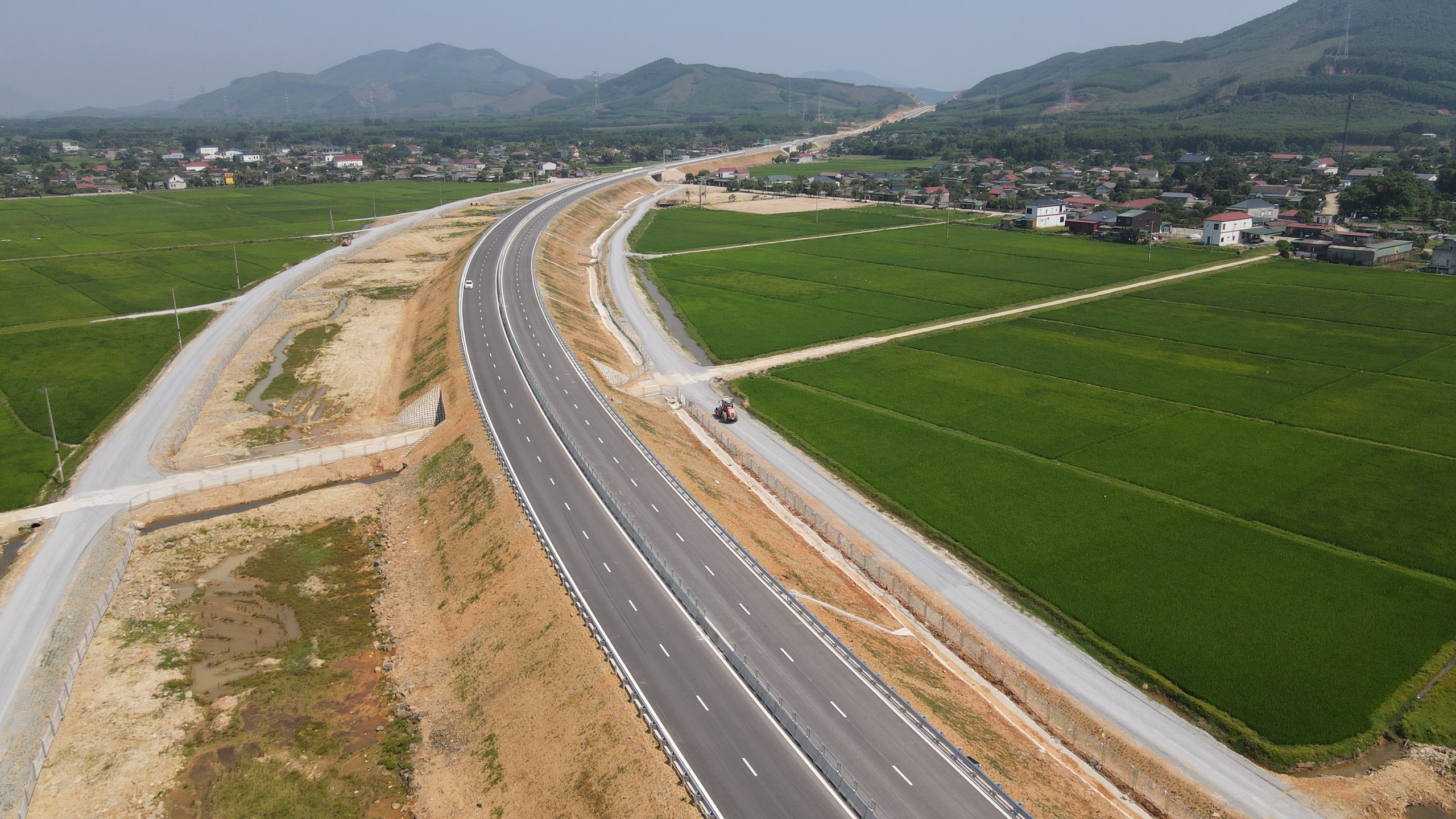 Cao tốc góp phần viết nên lịch sử- Ảnh 2.