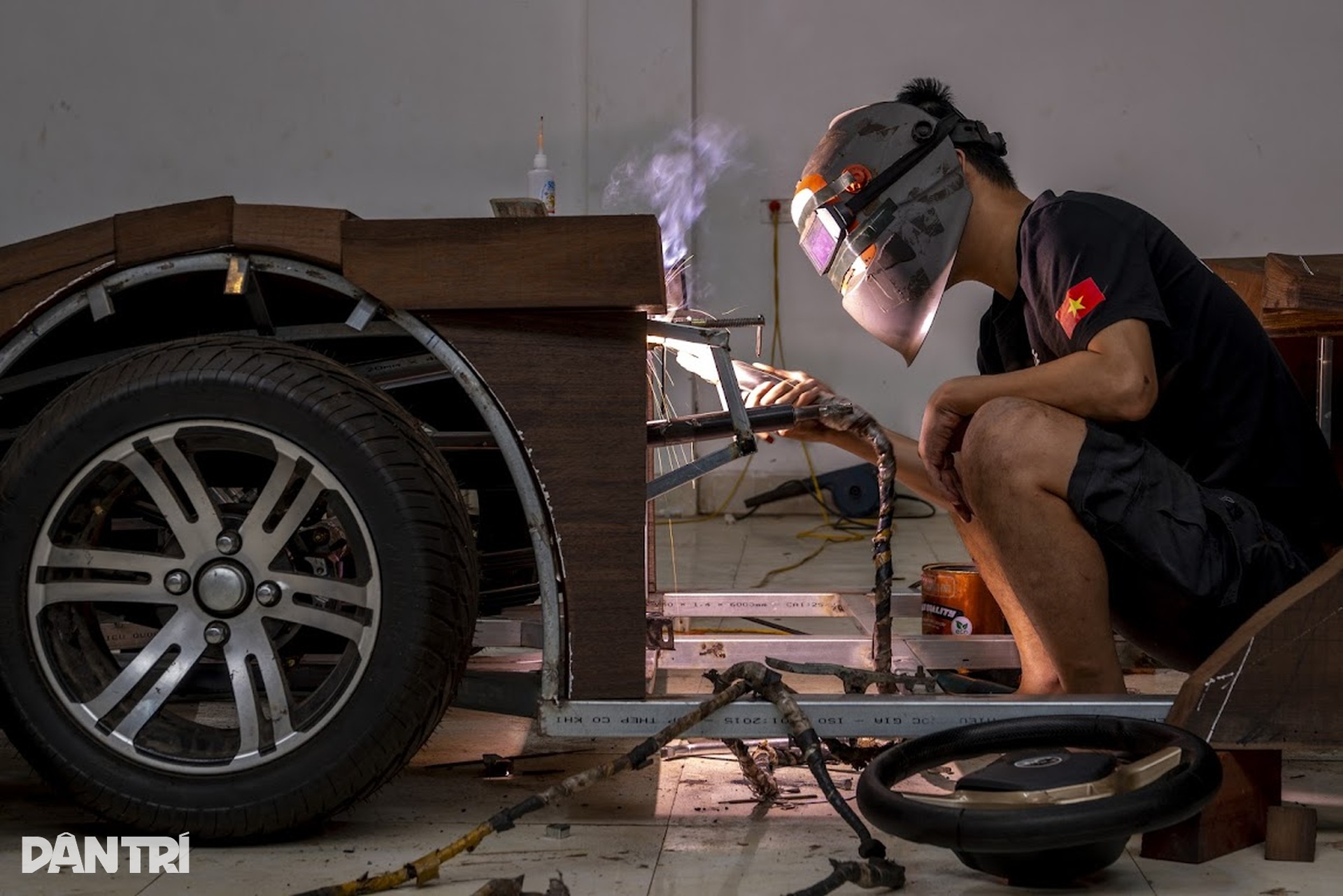 Cận cảnh dàn siêu xe gỗ do anh thợ Bắc Ninh đục đẽo khiến Audi nể phục - 3