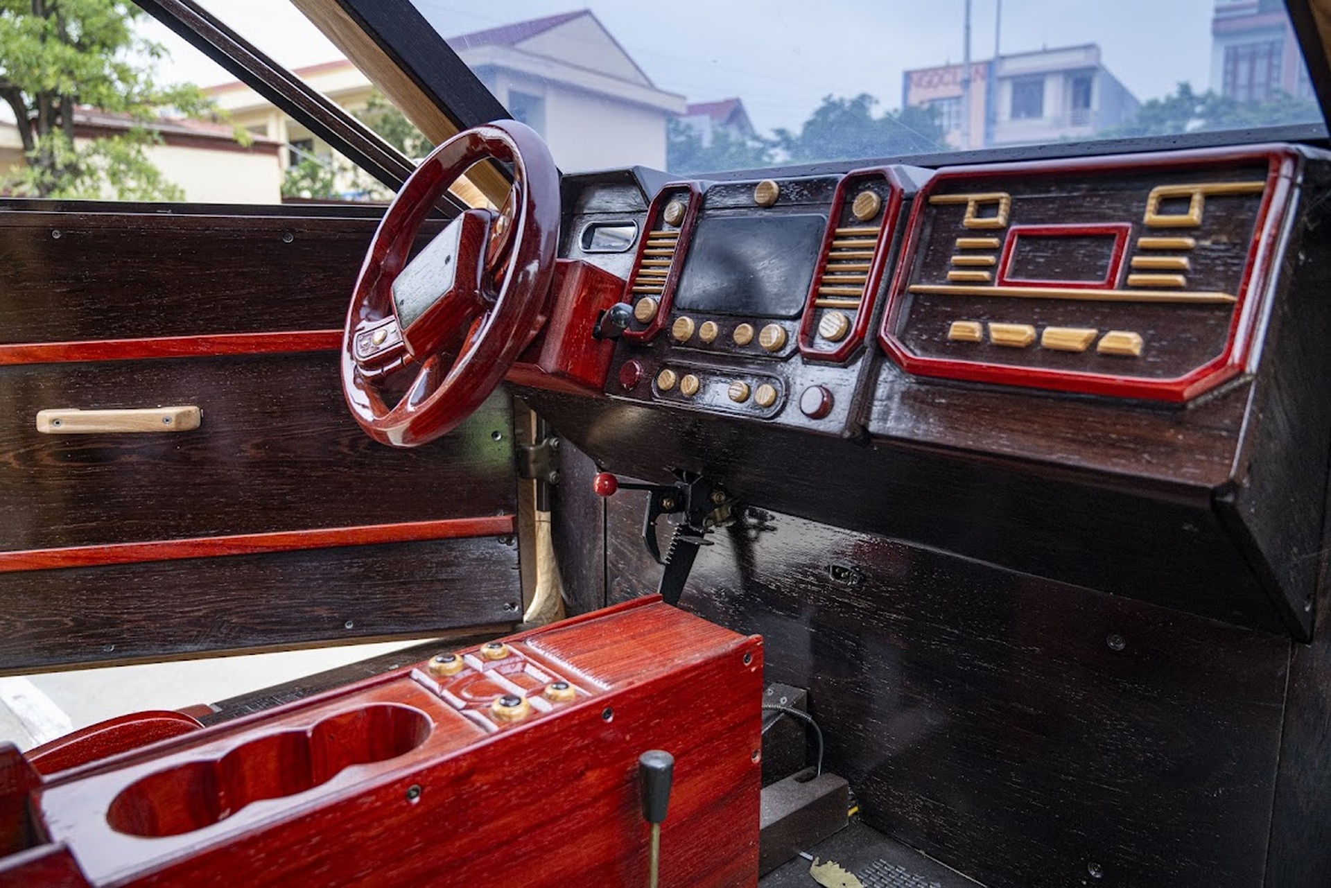 Cận cảnh dàn siêu xe gỗ do anh thợ Bắc Ninh đục đẽo khiến Audi nể phục - 4