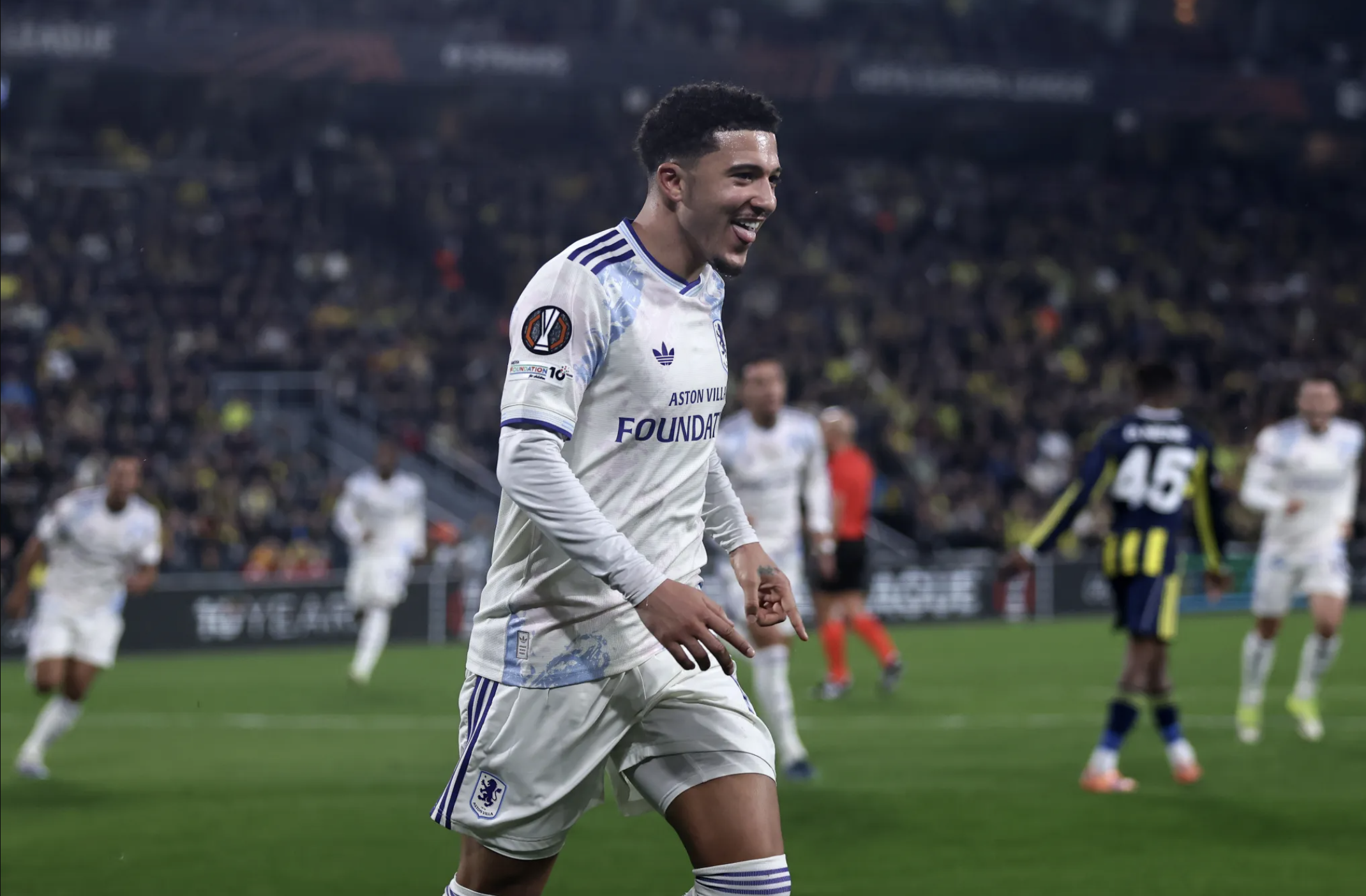 Cựu sao Man United bùng nổ, Aston Villa giành vé trực tiếp vòng 1/8 Europa League 4 Cựu sao Man United bùng nổ, Aston Villa giành vé trực tiếp vòng 1/8 Europa League - Ảnh 4.