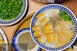 Bộ phận nhiều nạc, ít mỡ, mềm thơm của con heo, tốt cho xương khớp, mùa đông nấu món này ăn vào ấm sực