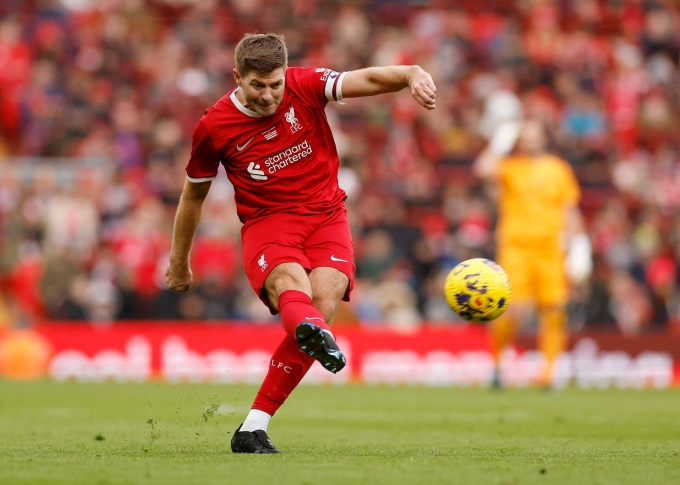 Gerrard được xem là một trong những đội trưởng vĩ đại nhất của đội bóng, thi đấu giai đoạn 1998-2015. Tại đây, ông giành một Champions League, một UEFA Cup, một Siêu Cup châu Âu, hai FA Cup, ba Cup Liên đoàn và một Siêu Cup Anh.