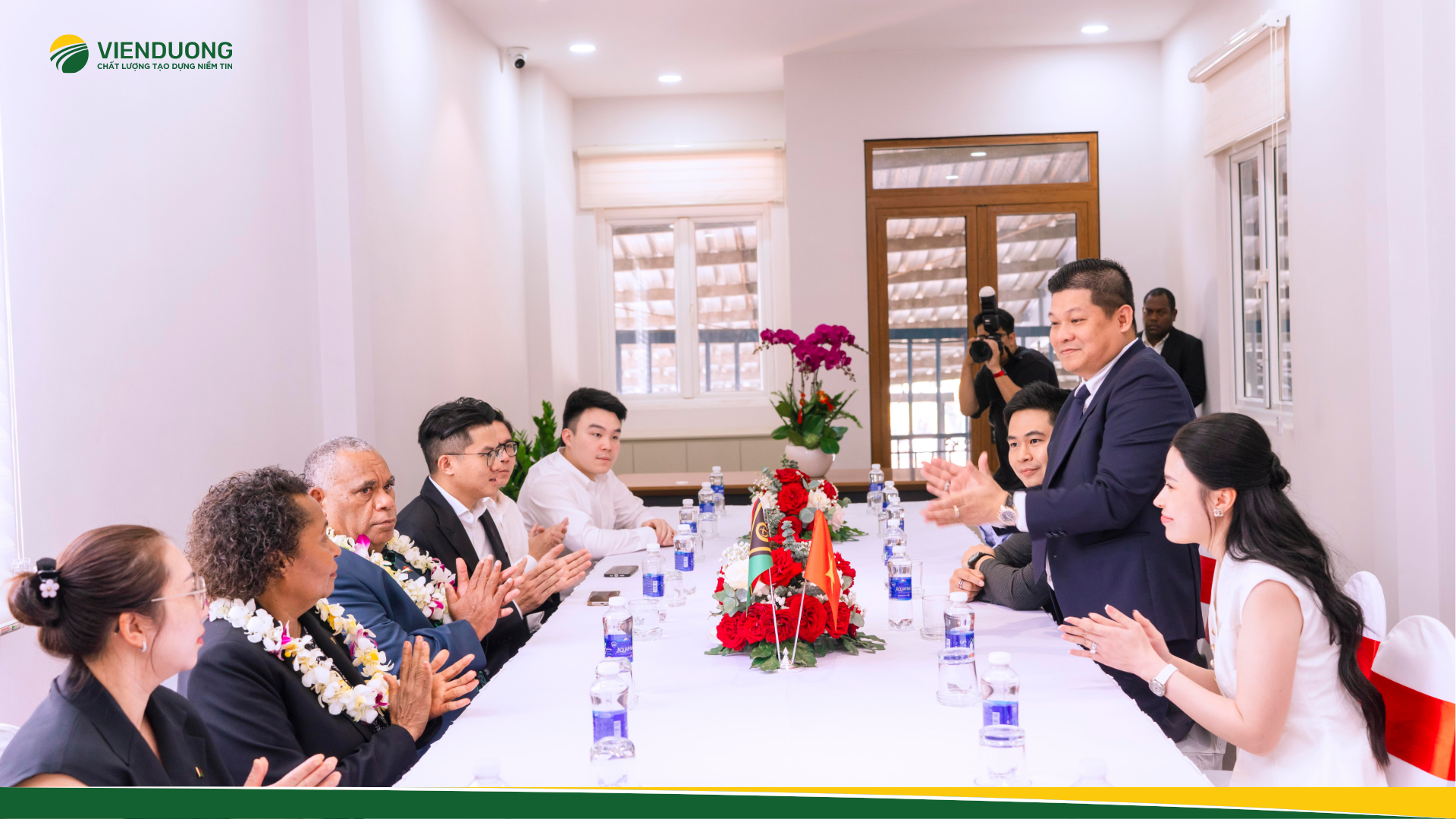 Thủ tướng Cộng hòa Vanuatu Jotham Napat tham quan nhà máy gạo xuất khẩu Viễn Dương

- Ảnh 5.