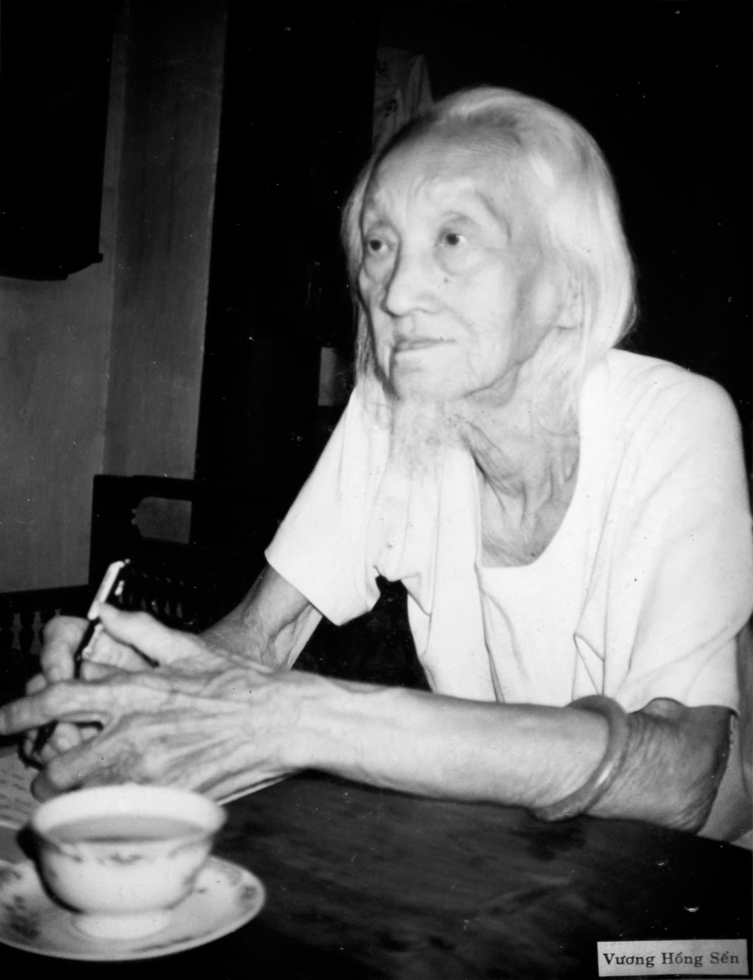 Thú chơi cổ vật 'không giống ai' của Vương Hồng Sển- Ảnh 3. Thú chơi cổ vật 'không giống ai' của Vương Hồng Sển- Ảnh 3.