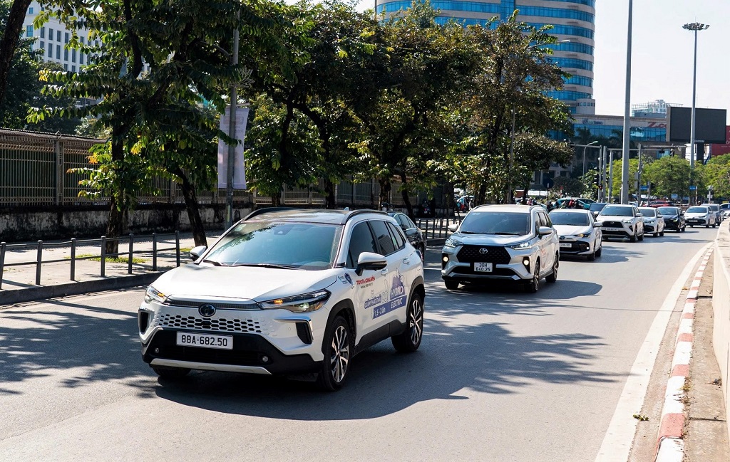 Toyota ‘độc chiếm’ phân khúc xe hybrid phổ thông tại Việt Nam - Ảnh 2.
