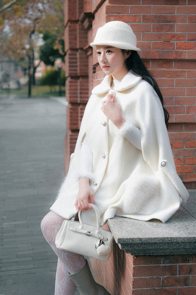 Những mẫu áo khoác sang trọng và đa năng nhất cho mùa xuân 2 Năm mẫu áo khoác đa năng cho mùa xuân - Ảnh 2.