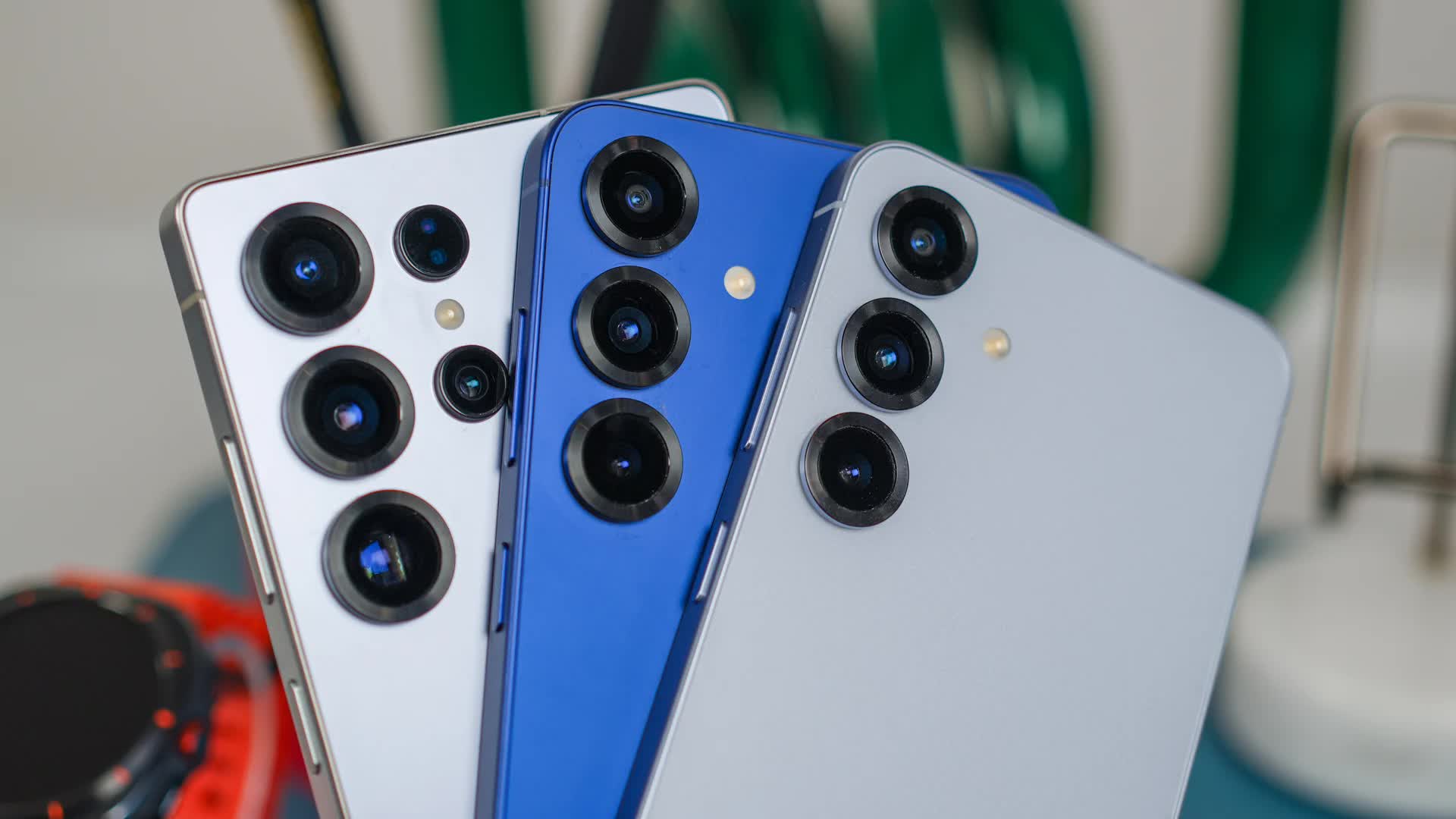 Galaxy A57 bứt phá, dòng Galaxy S đứng trước dấu hỏi lớn - Ảnh 2.