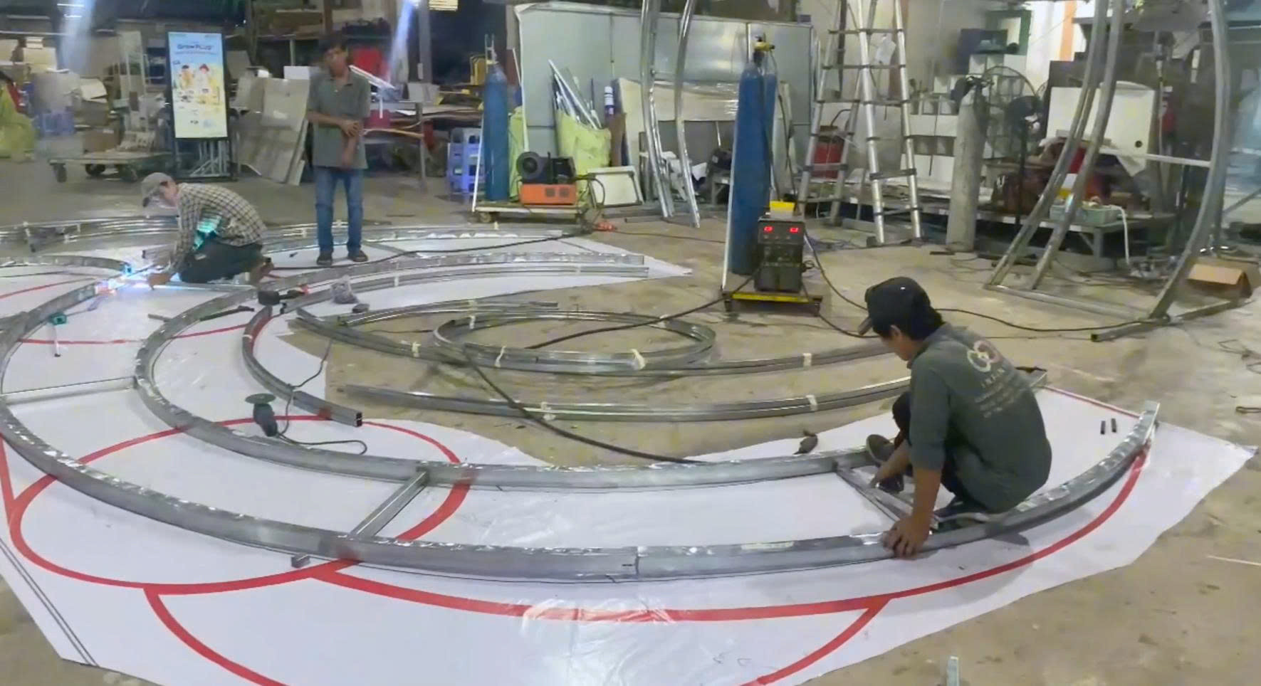 Lộ diện những linh vật ngựa đầu tiên của đường hoa Nguyễn Huệ Tết Bính Ngọ 2026- Ảnh 8.