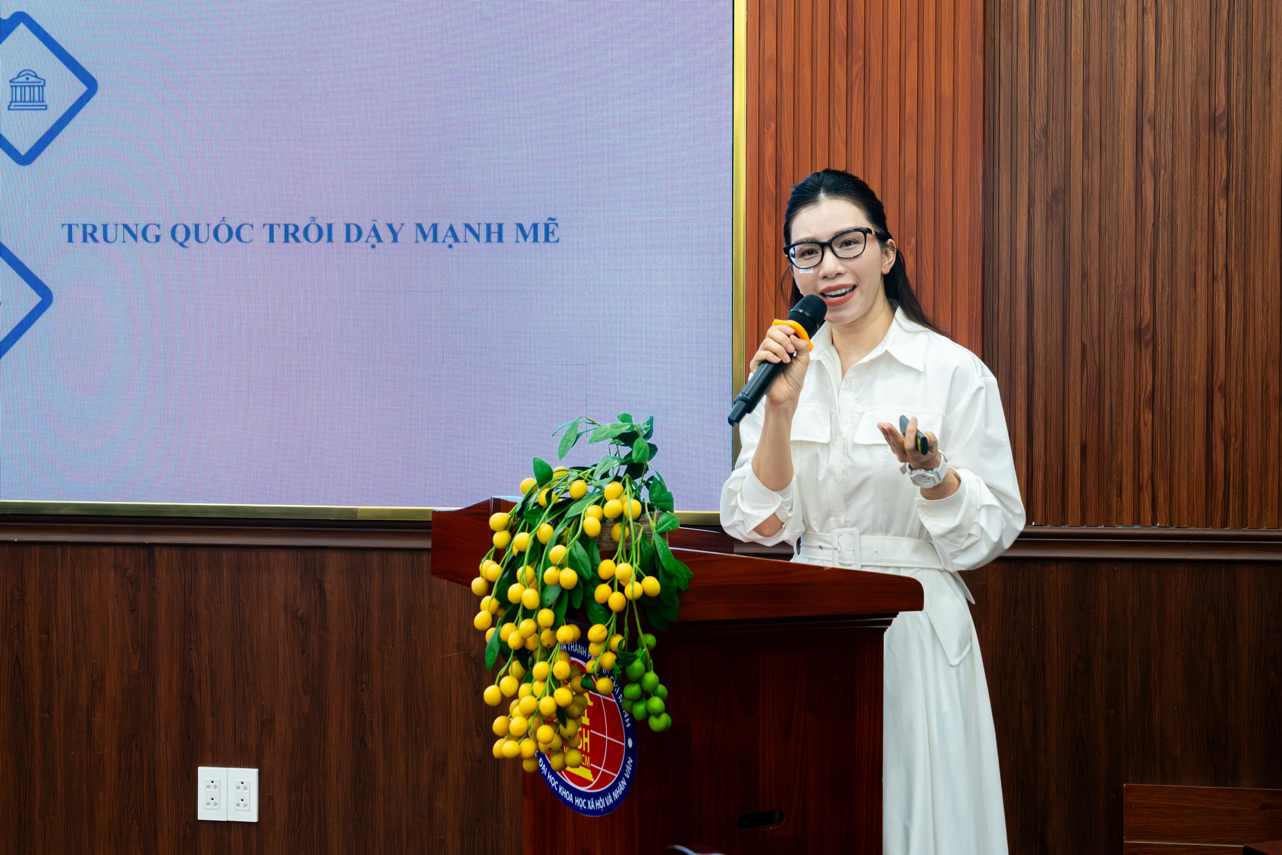 Giữa biến động khu vực, Việt Nam có thể là tác nhân chủ động - Ảnh 2. Việt Nam là ‘điểm sáng đối ngoại’ giữa thế giới biến động - Ảnh 2.