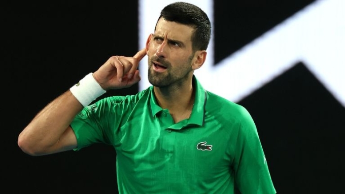 Djokovic mừng chiến thắng trước Van de Zandschulp, trên sân Rod Laver, Melbourne, Australia hôm 24/1. Ảnh: Reuters