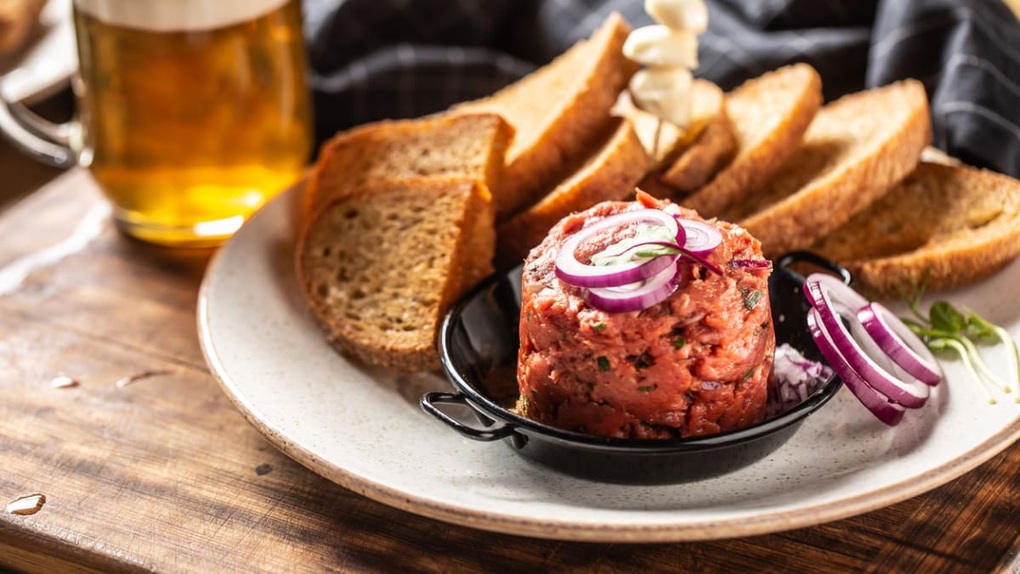 Ăn thịt bò sống ở Czech, khách Việt nghiện luôn sau 1 lần nếm thử - 3