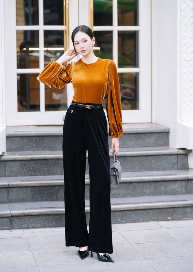 Quần nhung trầm ấm, 'chìa khóa' cho vẻ ngoài sang trọng thầm lặng- Ảnh 3. Quần nhung trầm ấm, 'chìa khóa' cho vẻ ngoài sang trọng thầm lặng- Ảnh 3.