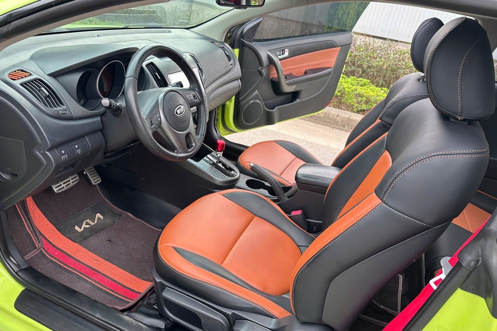 Chiếc xe hai cửa từng có giá gần 1 tỷ đồng nay bán lại rẻ hơn VinFast VF 3 - 3