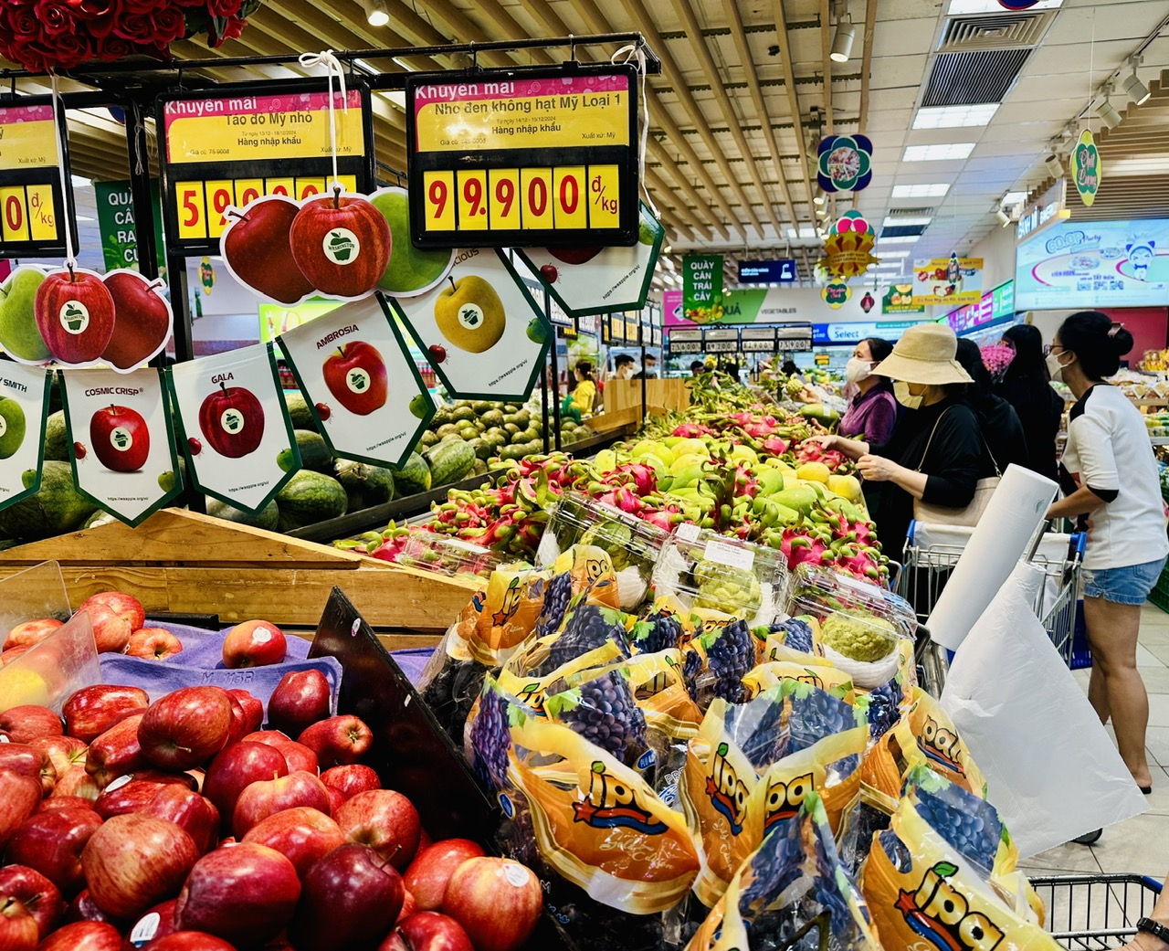 Trái cây ngoại ồ ạt về Việt Nam đón tết- Ảnh 2.