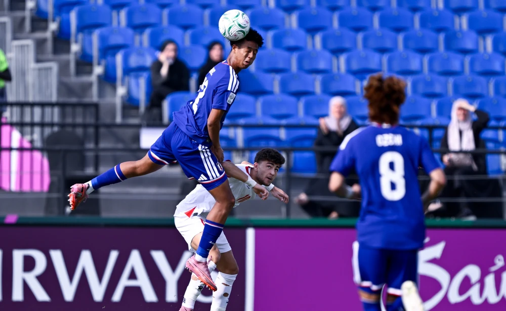 u-23-trung-quoc-cuc-kho-giu-sach-luoi-truoc-nhat-ban (3).jpg