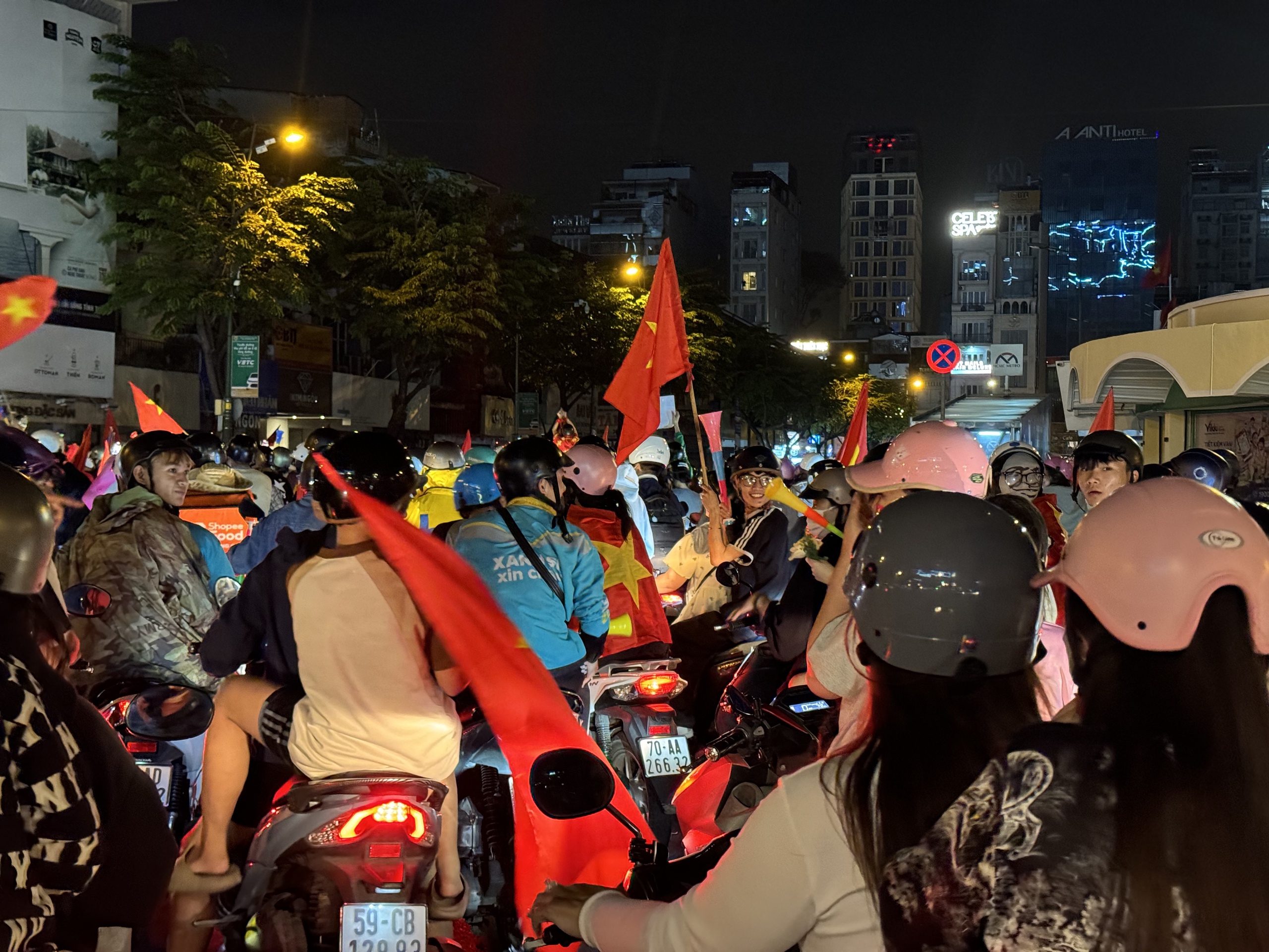 Thắng rồi, bão thôi!- Ảnh 34.