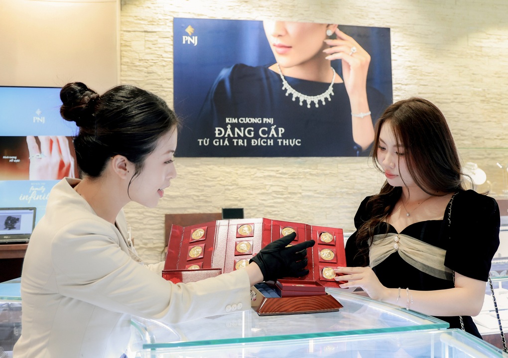 Xu hướng mua vàng Tết Bính Ngọ - 2